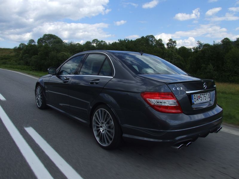 Mercedes C63 AMG