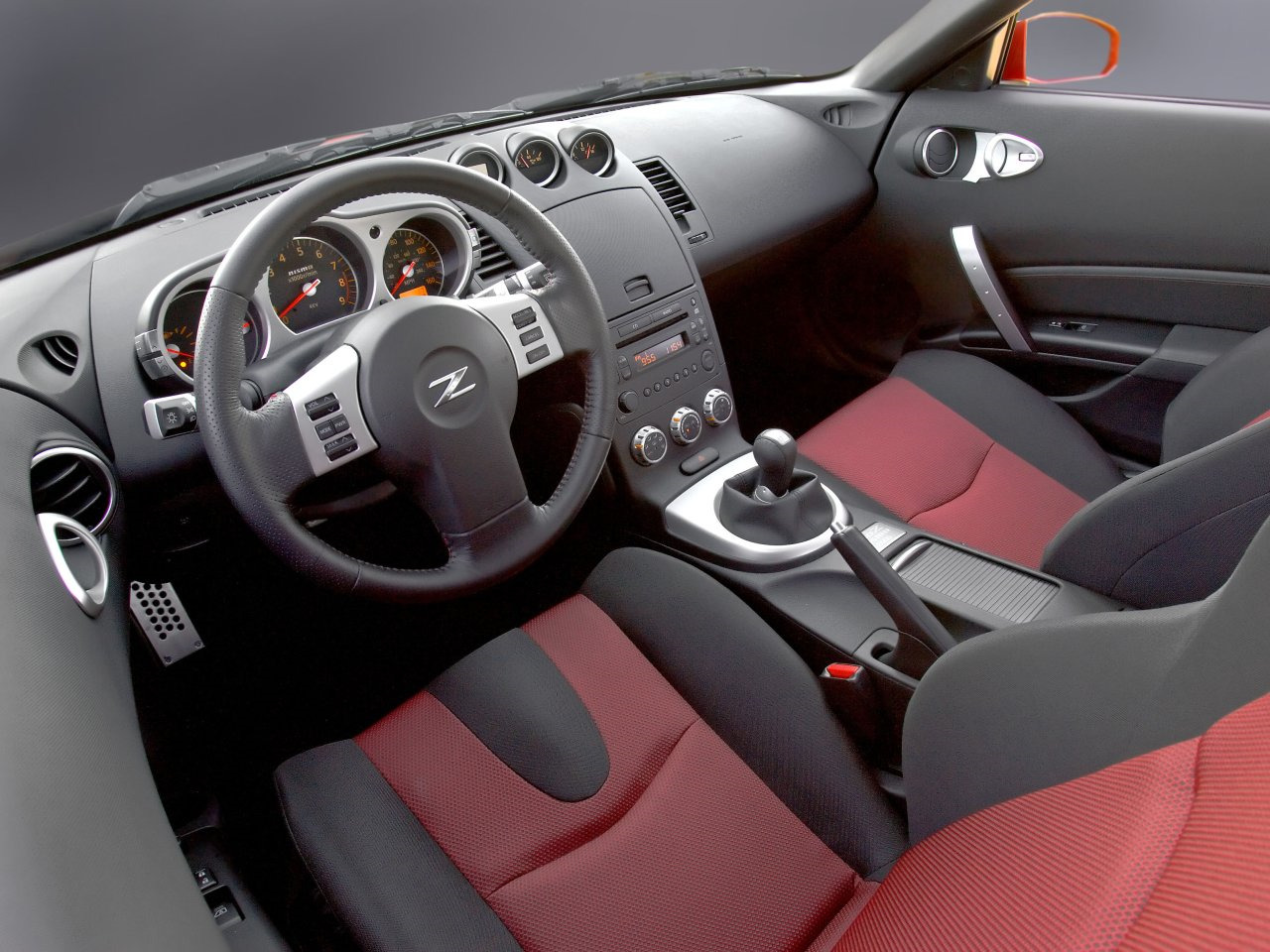 Nissan 350Z - interior